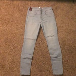 Light wash height waisted jeans